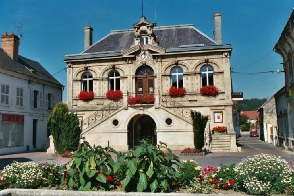 Au Coeur De Bruyeres Apartment Exterior foto